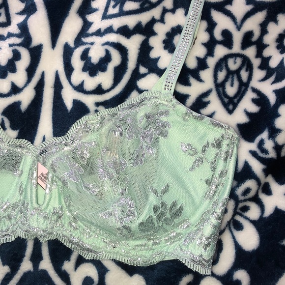 Bra - Picture 2 of 3